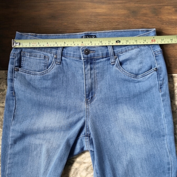 VENUS Embroidered Floral Lace Flare Denim Jeans - Picture 4 of 11